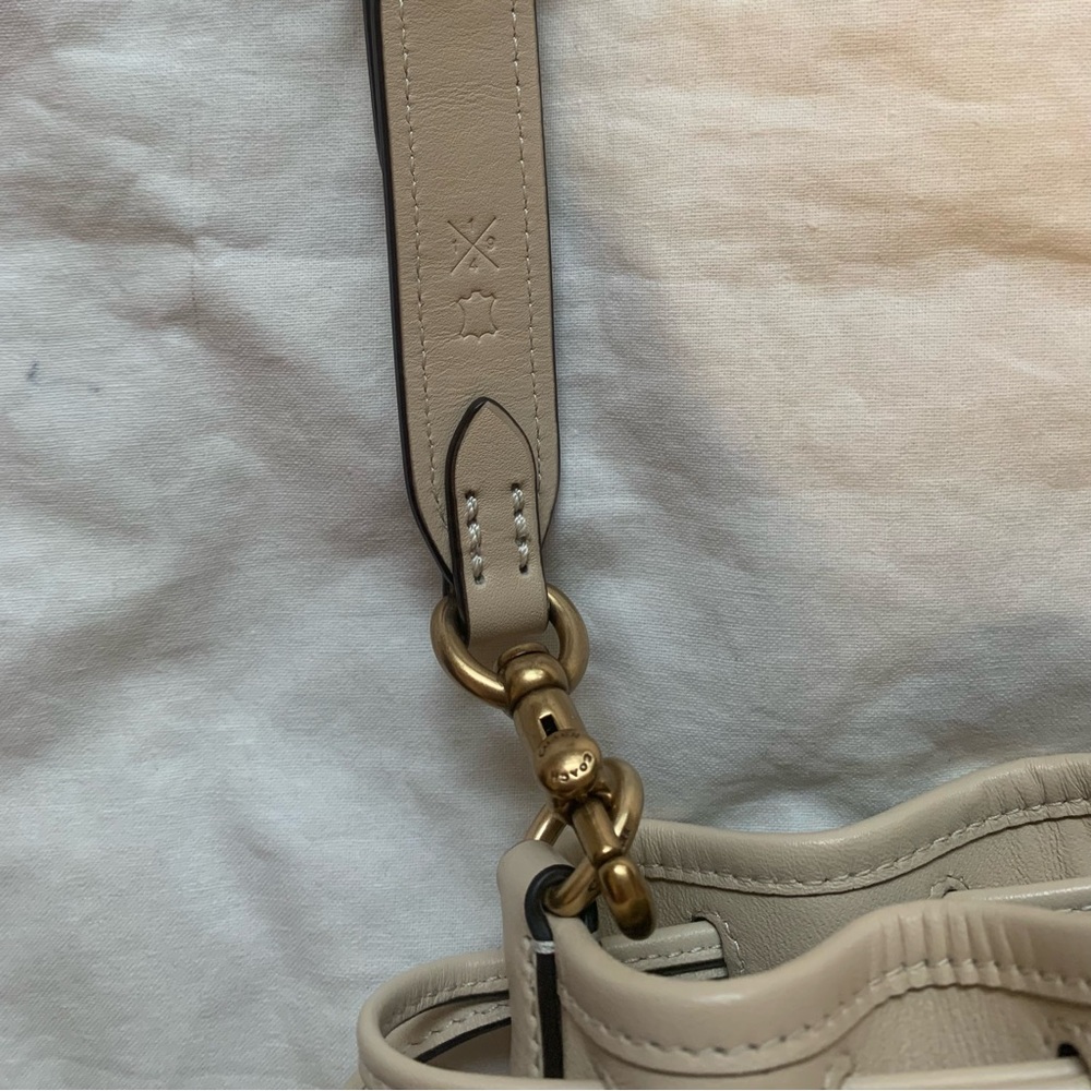 ❌SOLD!!!❌ Coach Camila drawstring glovetan leather bucket bag - Picture 7 of 9